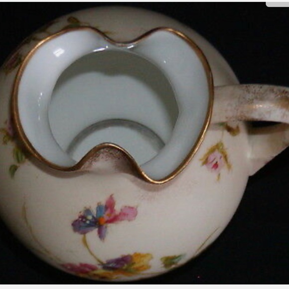 lovely hand-painted porcelain pitcher made by Royal Crown Derby, England in 1894 - Picture 3 of 4